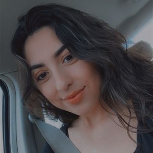 Meet your Posher, Priscila